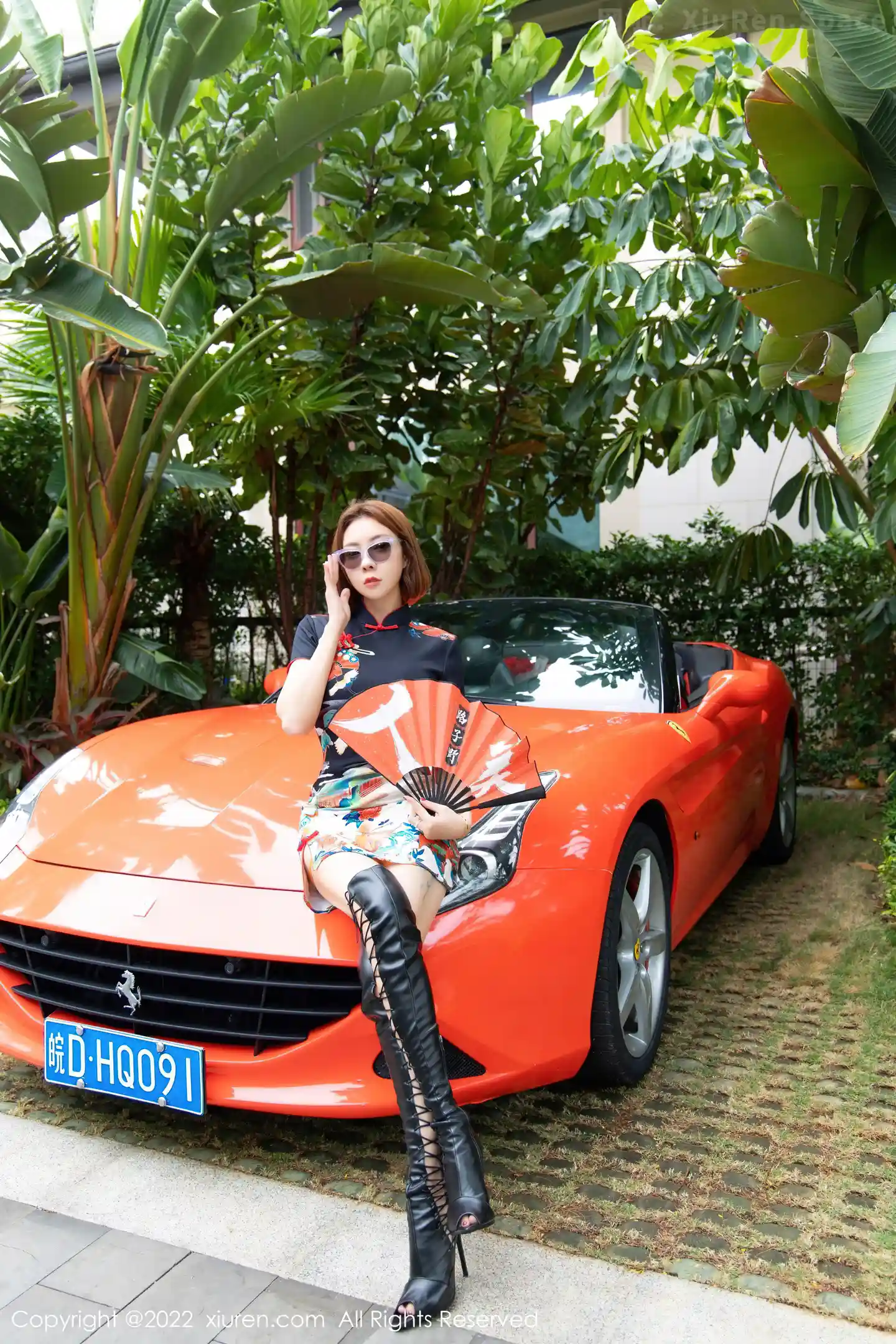 图片[4]-[XiuRen秀人网]VOL.4458 御姐果儿Victoria三亚旅拍户外机车场景脱旗袍露性感内衣诱惑写真43P-秀人网官方网站